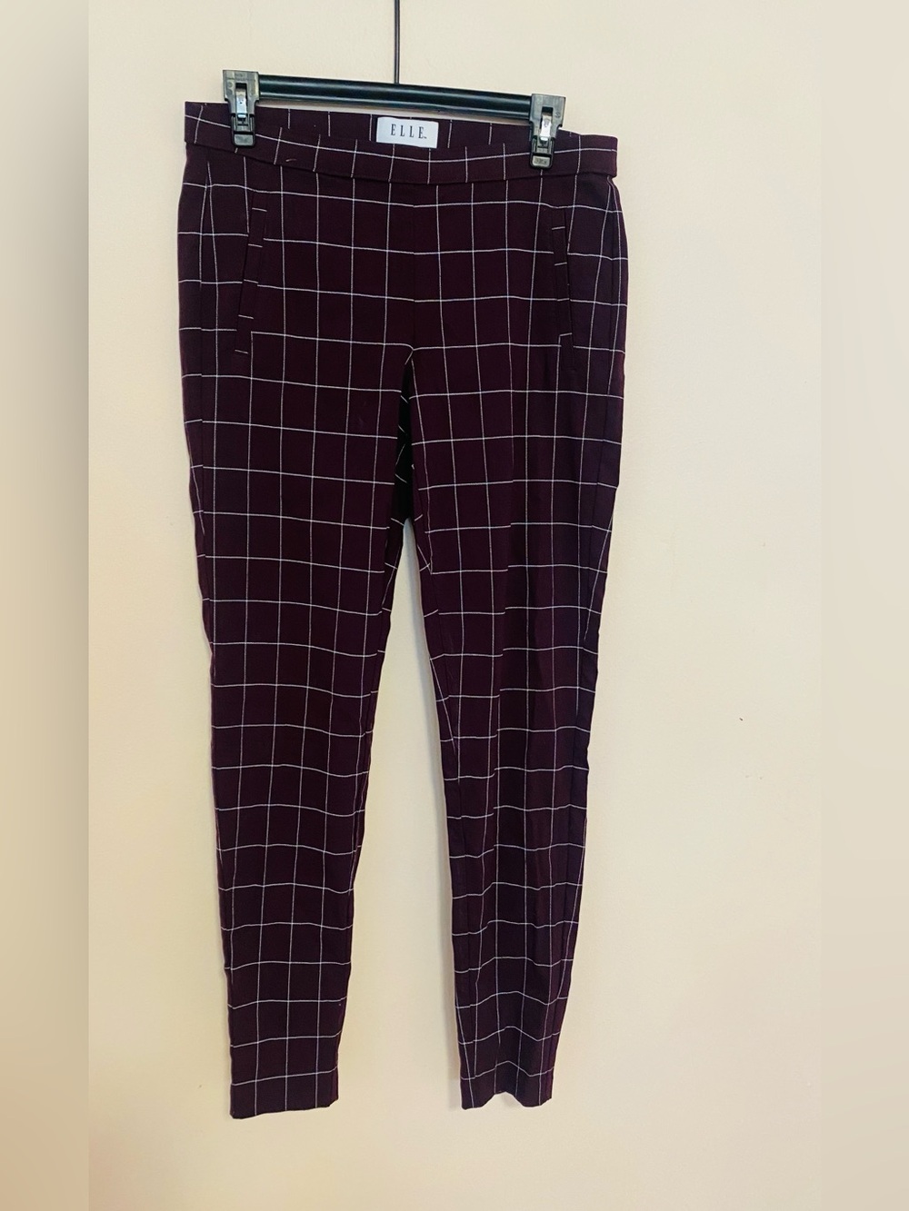Elle size small pull on pants burgundy and white windowpane